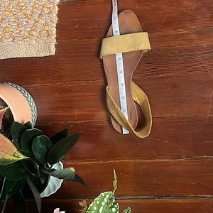 Zara light yellow suede sandals size 7
